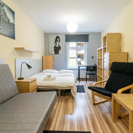 By Bookinghost Apartman